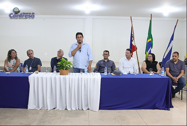 Galeria de foto novo-secretario-municipal-de-educacao-toma-posse-em-confresa
