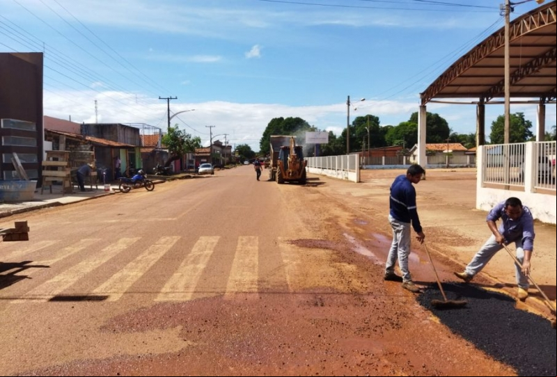 Noticia governo-de-confresa-realiza-recapeamento-de-buracos-nas-vias-pavimentadas-de-confresa